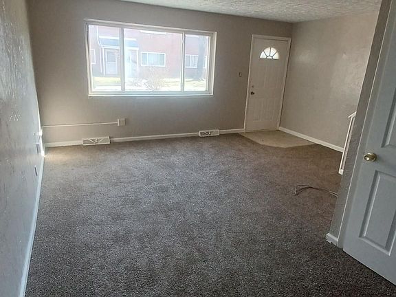 3rd image of 23755 Banbury Cir #17