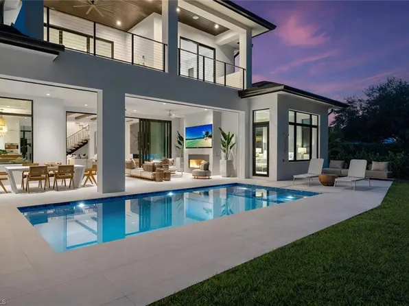 850 10th ST N, NAPLES, FL 34102