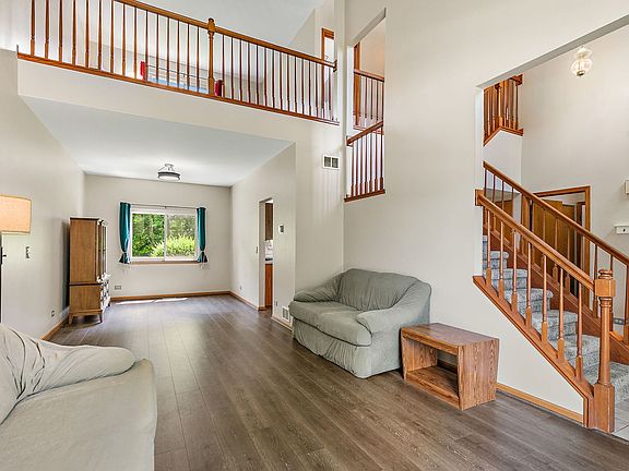 5th image of 3880 Peartree Dr