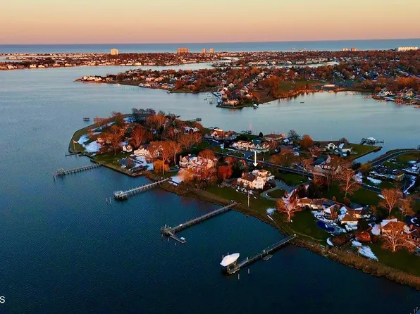 67 Gooseneck Point Road, Oceanport, NJ 07757