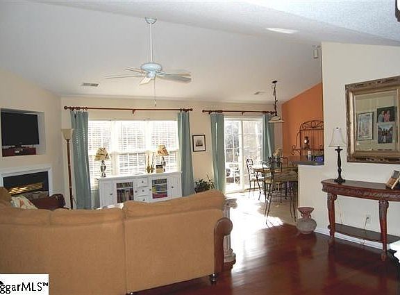 4th image of 535 Carey Dr