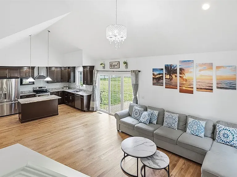 1 Patricia Way — Photo 8