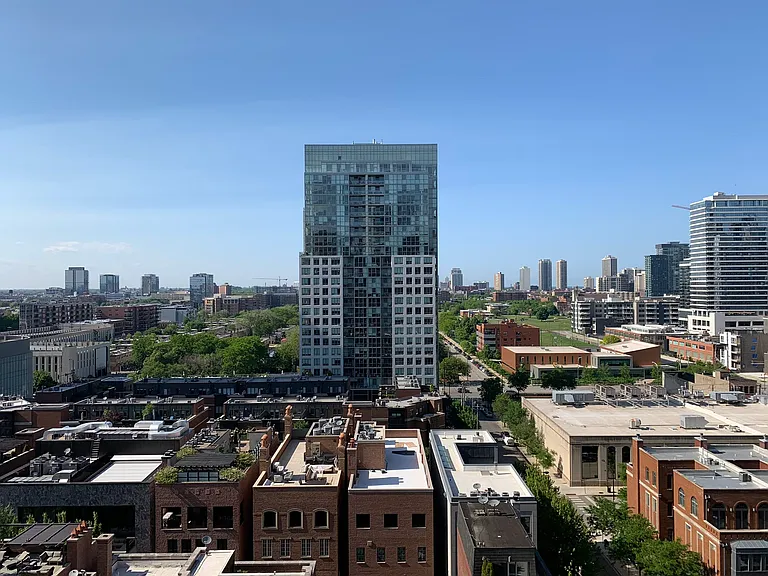 451 W Huron St #1305 — Photo 4