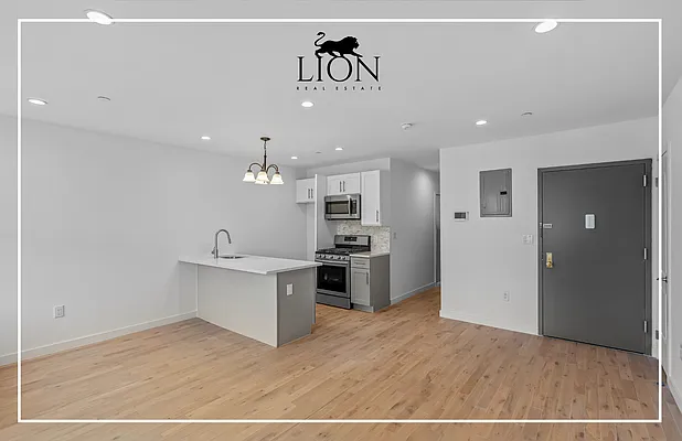 Rented by The Lion Real Estate | media 2