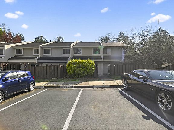 4th image of 2434 Southgate Sq