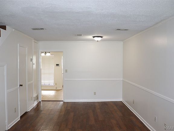 3rd image of 5980 Carmel Dr