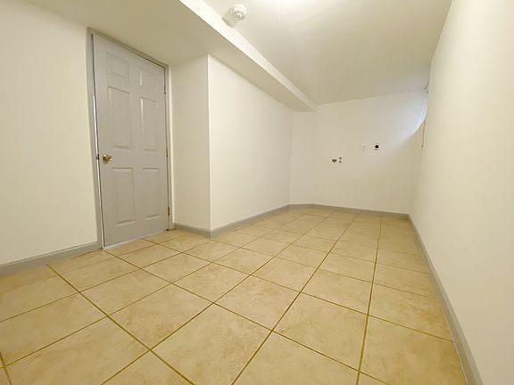 3rd image of 615 S Glendale Ave APT 10