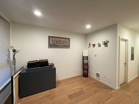 4th image of 3045 21st Ave W #B