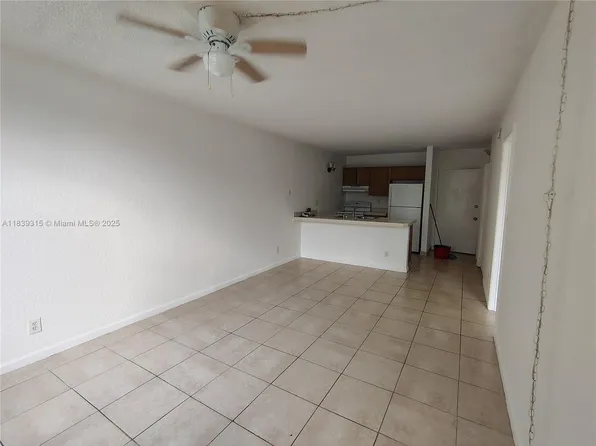2401 Riverside Dr APT 203-B, Coral Springs, FL 33065
