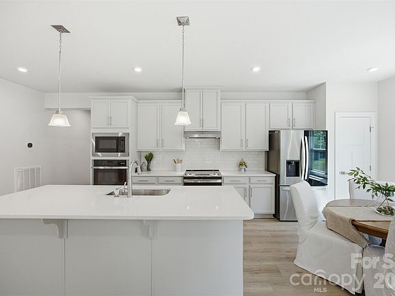4th image of 6428 Cambridge Dr