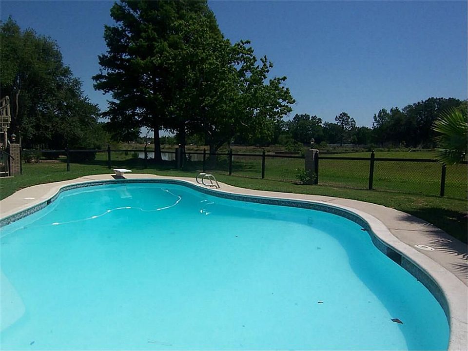 1st image of 389 Dawn Hill Dr