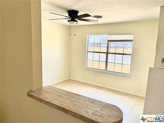 4th image of 902 Highland Ave