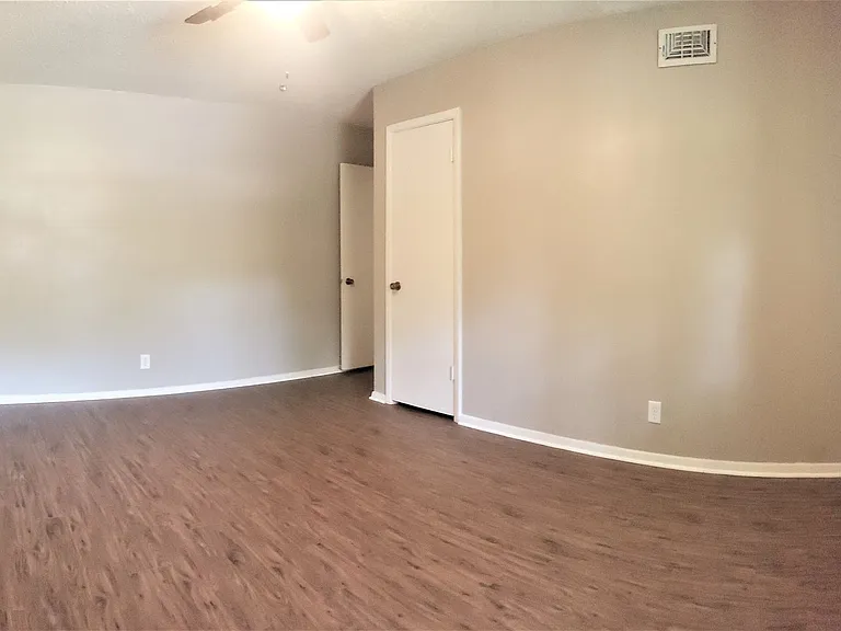 7604 Bridges Ave #B — Photo 11