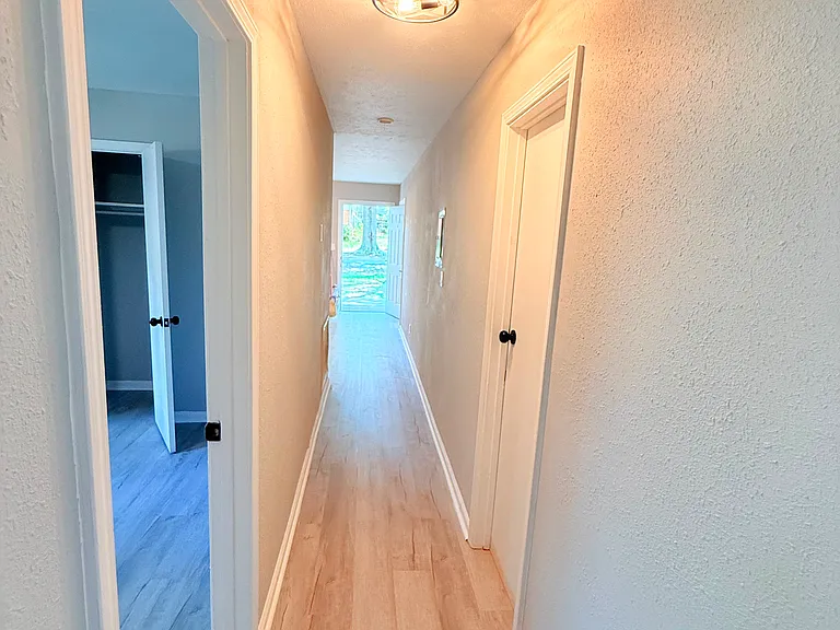 1101 Fontana St — Photo 16
