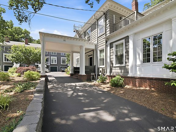 3rd image of 438 Whitney Avenue #1