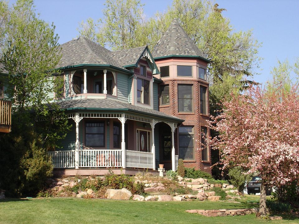 2nd image of 1420 Spruce Ave