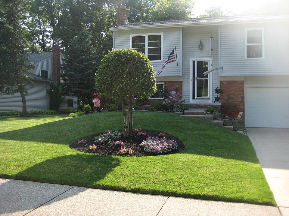 1st image of 8555 Fairlane Dr