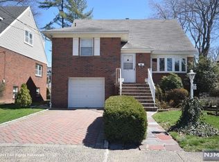1104 Inwood Ter, Fort Lee, NJ 07024