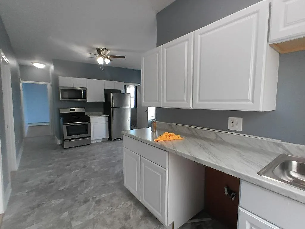 3 bed, $1,800 — Photo 3