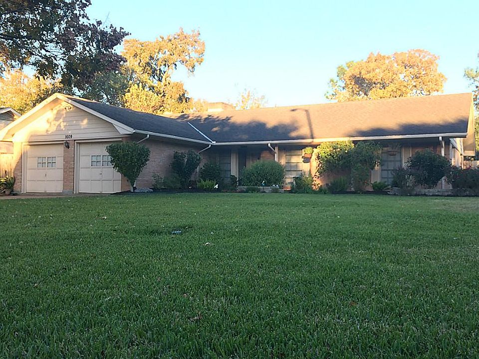1st image of 1609 Cedar Dr
