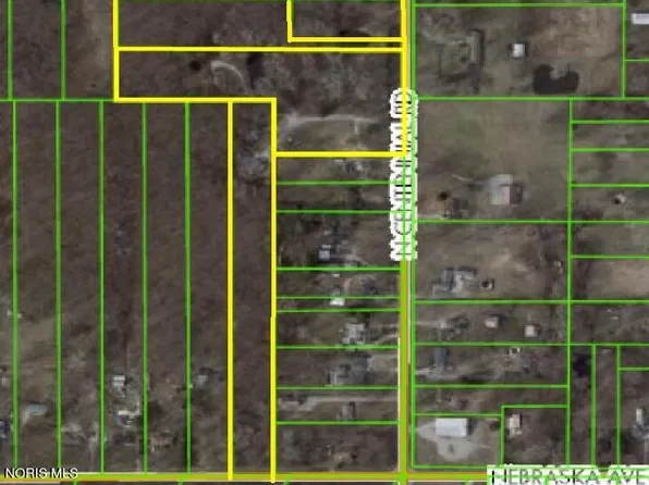 835 N Centennial Rd, Toledo, OH 43617