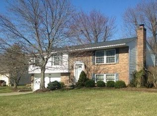 5421 S Pine Dr, Cincinnati, OH 45241