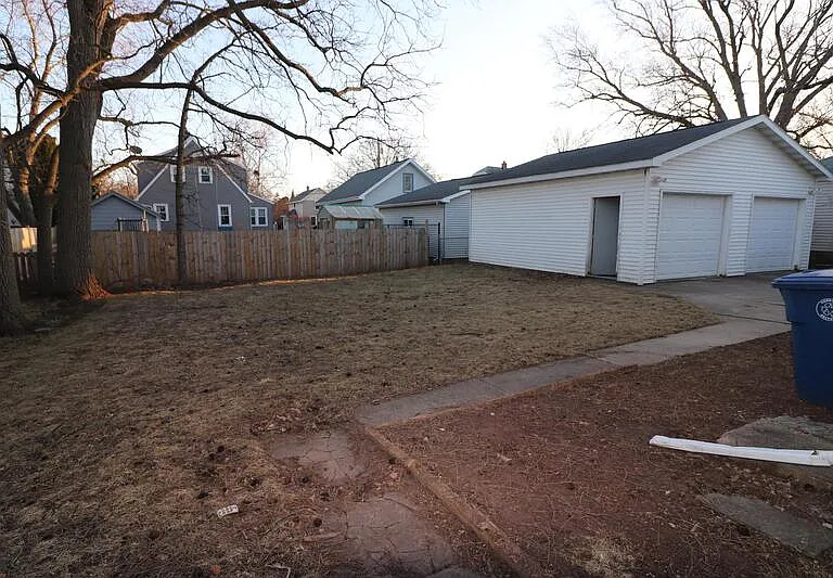 153 Brockway Ave — Photo 25