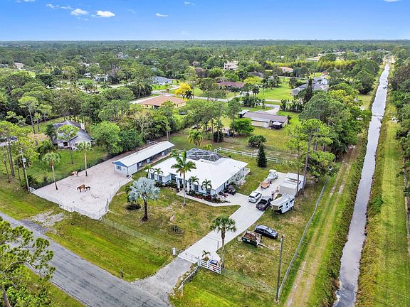 3rd image of 15248 Tangelo Boulevard