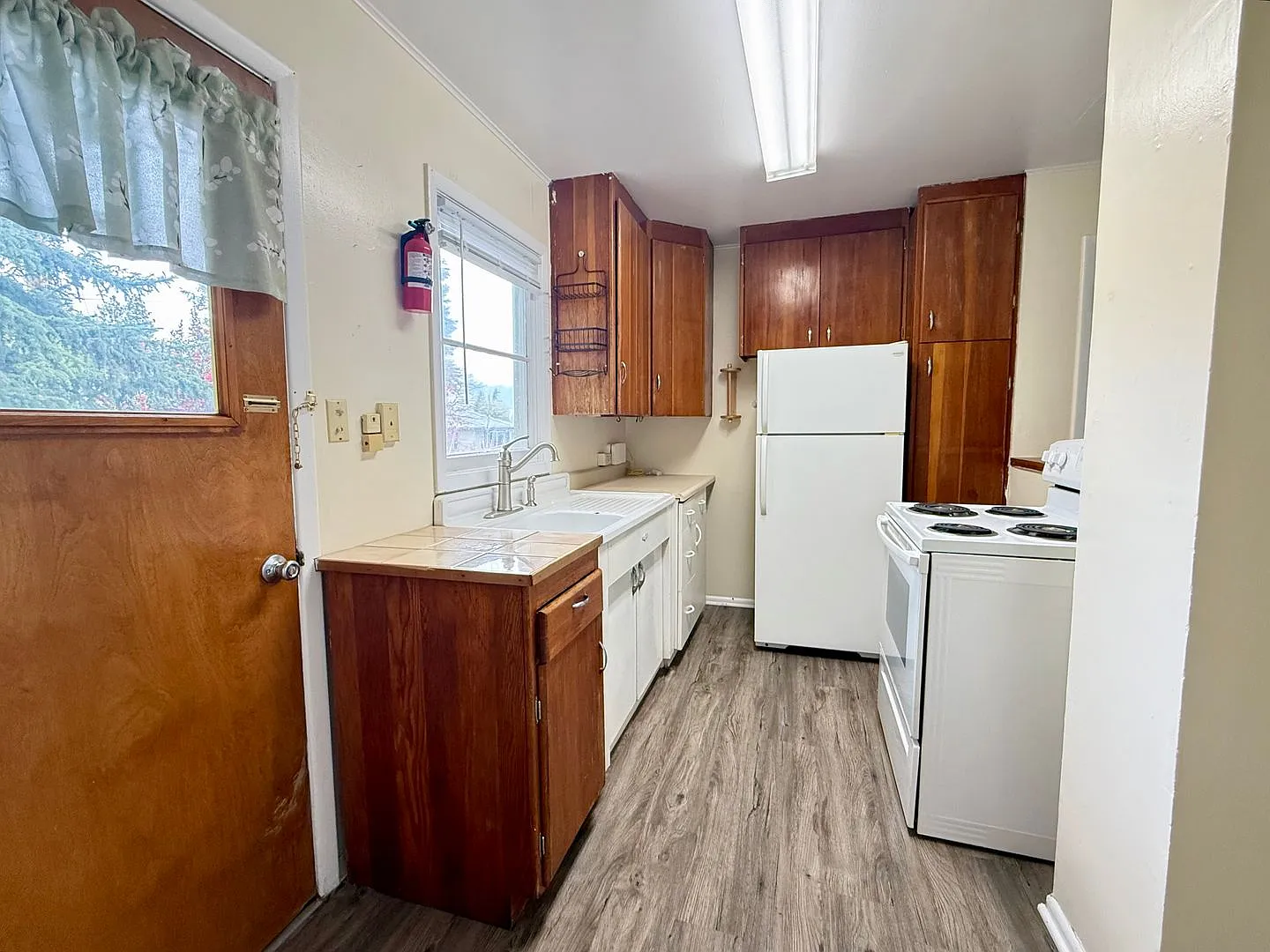 502 F Ave — Photo 4