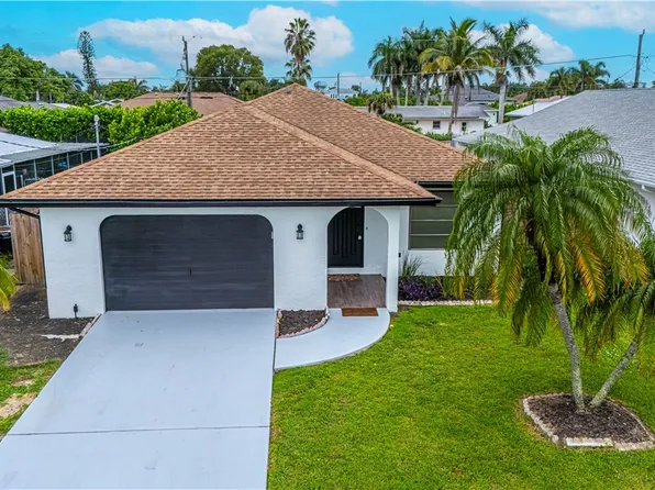 758 105th Ave N, Naples, FL 34108