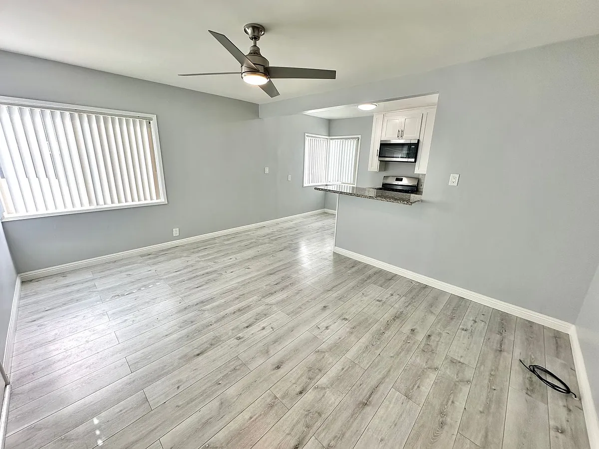 Building Photo - JCW - 22 60th Place