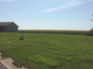 205 Wickfield Dr, Mankato, MN 56001
