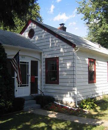 2nd image of 5853 N Primrose Ave