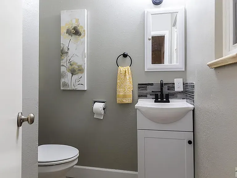 65 University Cir — Photo 10