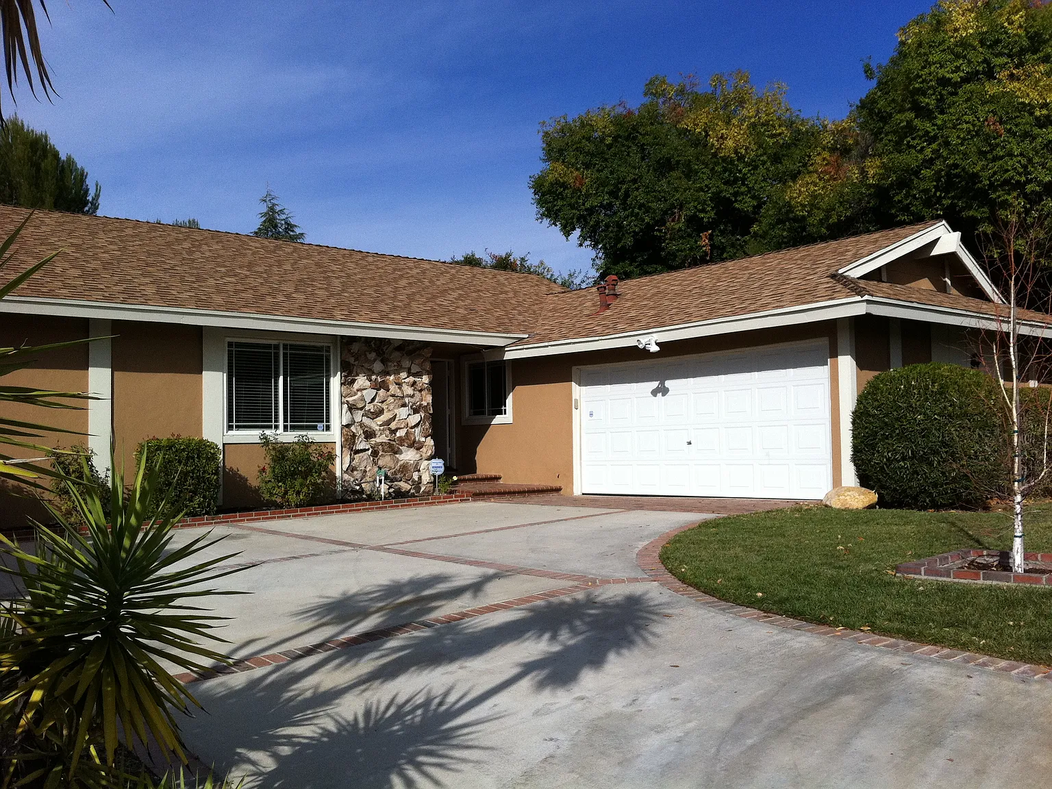 3 bed, 1800 sqft, $3,695 — Photo 1
