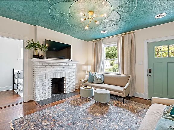 4th image of 3704 Patrick Ave