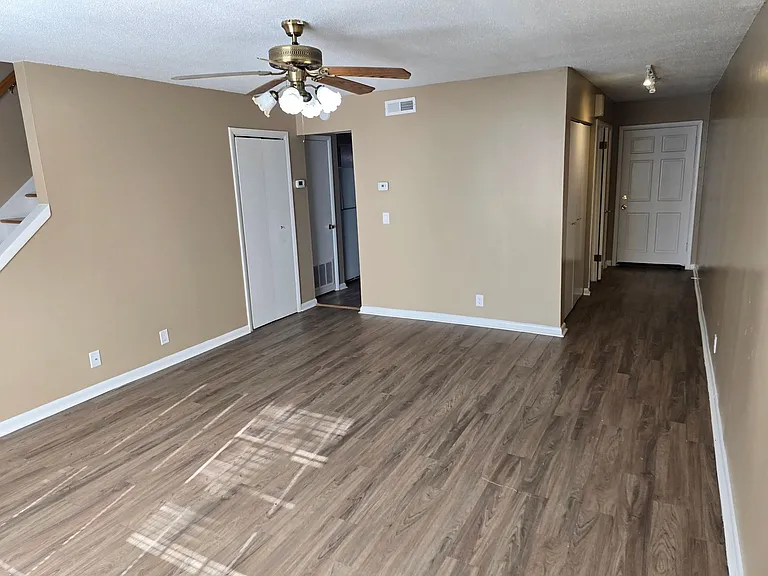 1959 Meadowbrook Cir — Photo 22