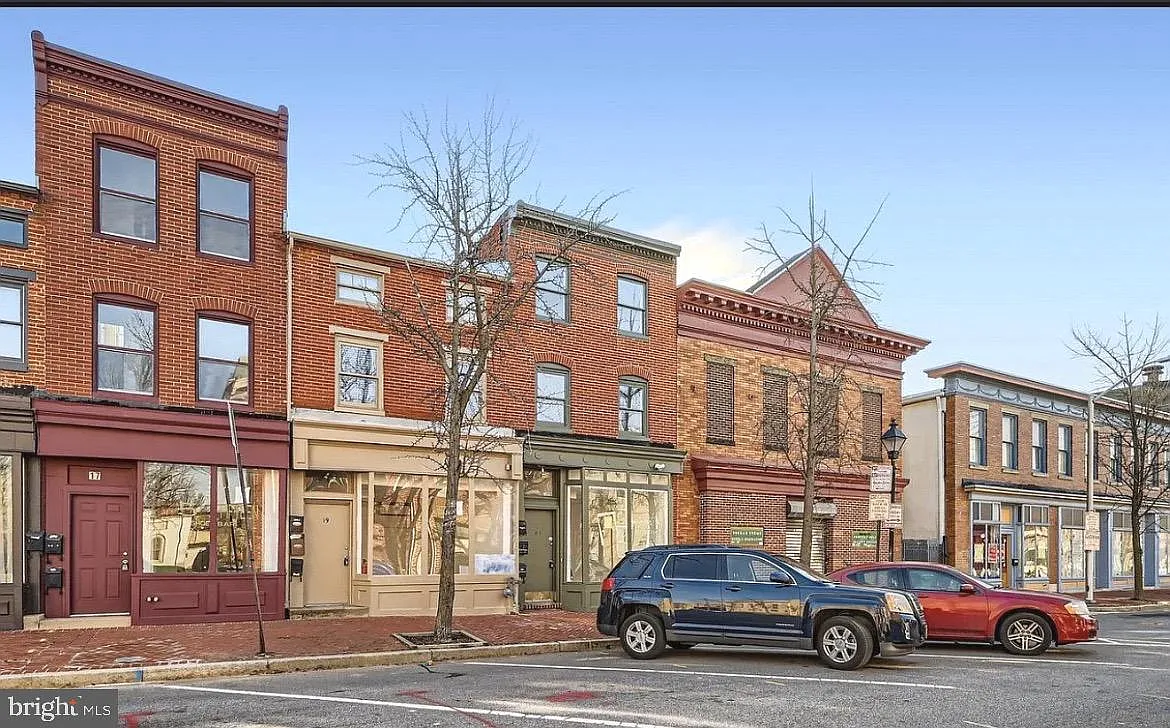 2 bed, $1,300 — Photo 1