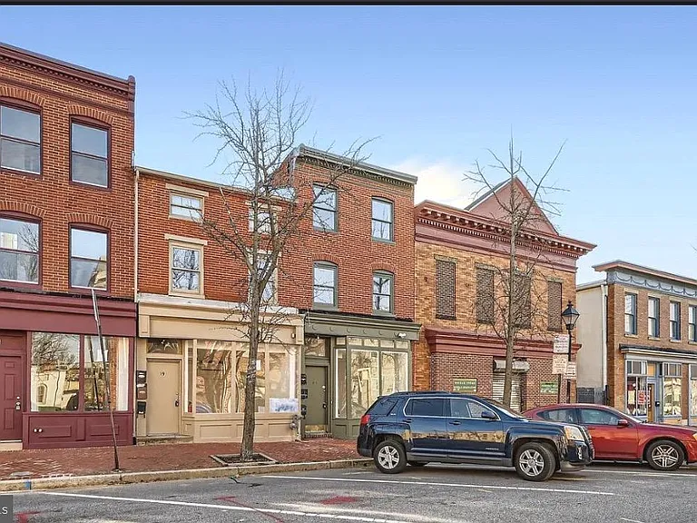 21 S Carrollton Ave — Photo 1