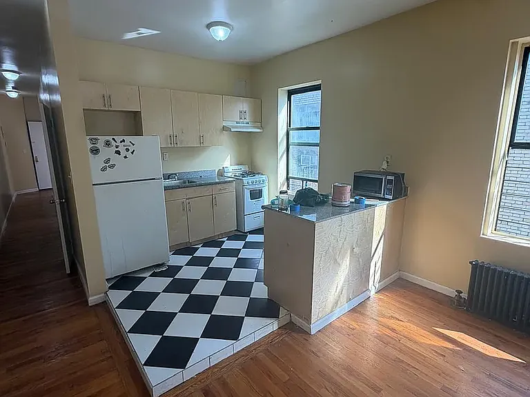 661 W 179th St #5D — Photo 1