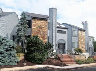 2 Delbarton Ct, Hackettstown, NJ