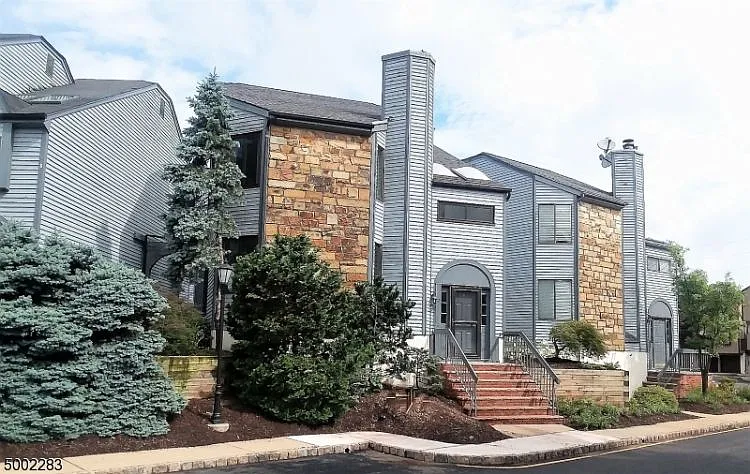 2 Delbarton Ct photo 1