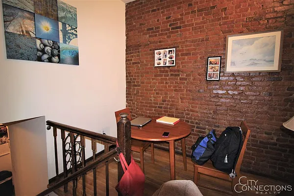 Rented by City Connections Realty | media 4