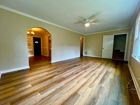5th image of 2054 Benson Ave SE