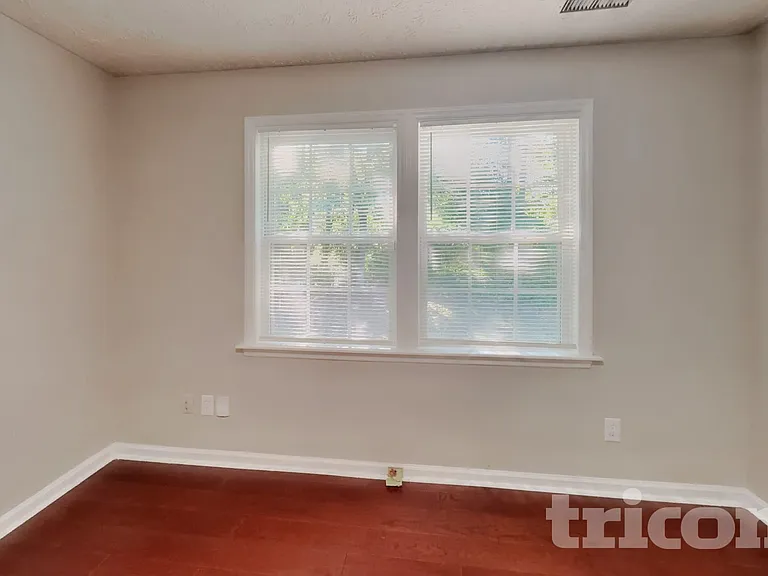3328 Neptune Dr — Photo 16