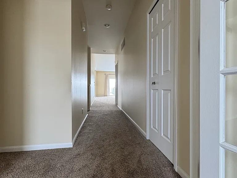 1220 Alameda Blvd — Photo 12