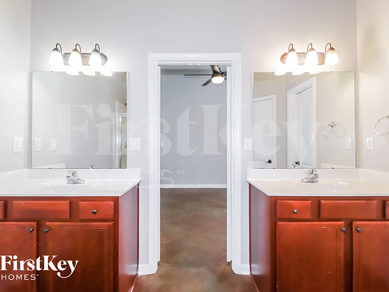 6732 Stone Garden Dr — Photo 10
