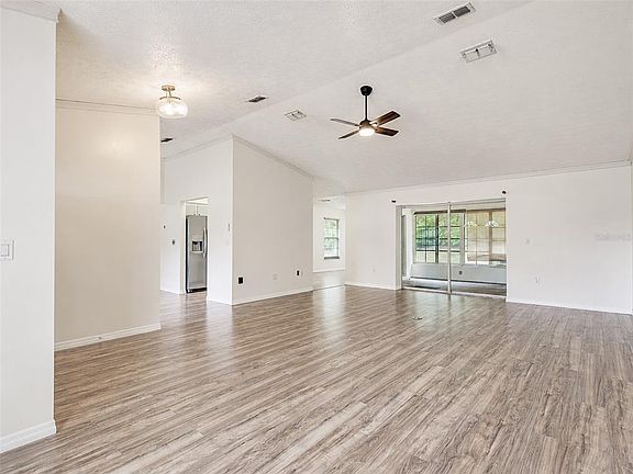 4th image of 265 Clearfield Ave