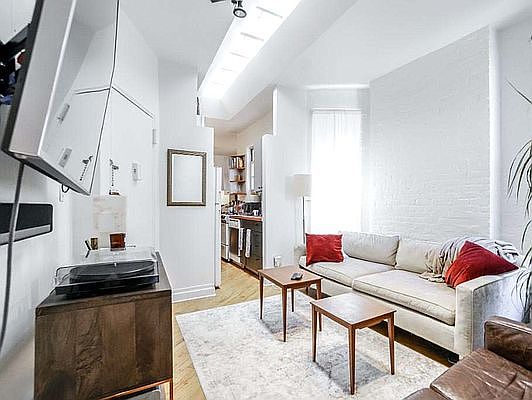2nd image of 23 King St APT 10
