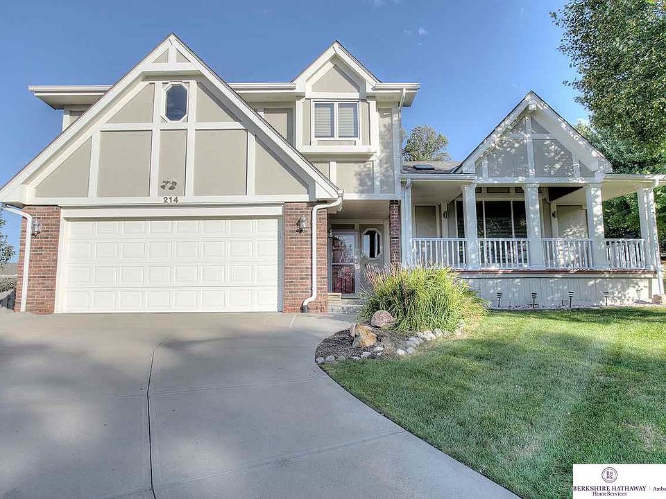 1st image of 214 N 161st Cir